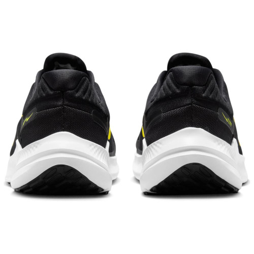 NIKE QUEST 5